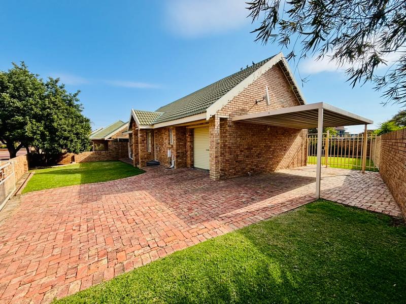 3 Bedroom Property for Sale in Langenhovenpark Free State